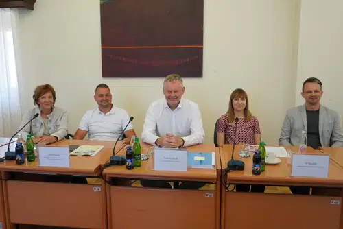 (VIDEO) Pestro poletno dogajanje v Slovenj Gradcu: Od vitezov do filharmonikov